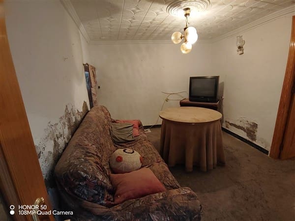 4 soveværelse Byhus til salg i Finana - € 35.000 (Ref: 8674880)