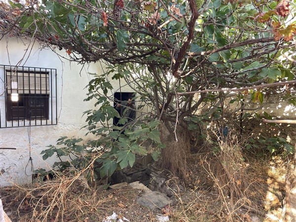 6 soveværelse Byhus til salg i Jorairatar - € 42.900 (Ref: 8675121)