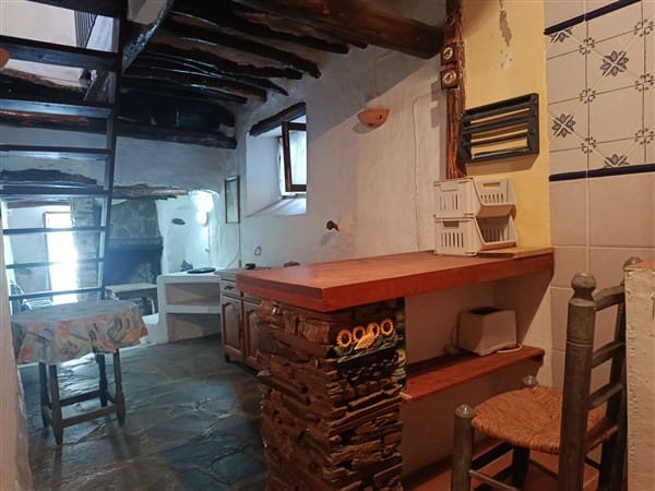 4 soveværelse Byhus til salg i Jubar - € 43.900 (Ref: 8681946)