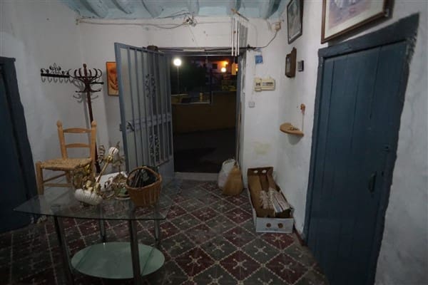 4 slaapkamer Huis te koop in Alquife - € 51.000 (Ref: 8692160)