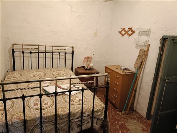 4 slaapkamer Huis te koop in Alquife - € 51.000 (Ref: 8692160)