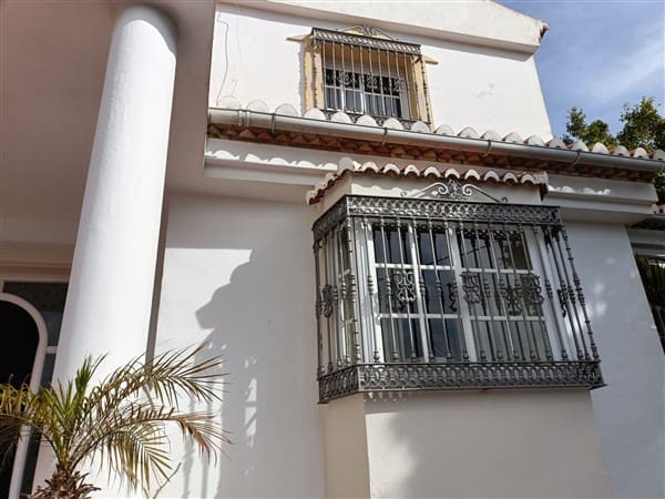 5 soverom Villa til salgs i Molvizar med svømmebasseng garasje - € 400 000 (Ref: 8816745)