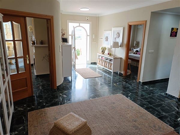 5 soverom Villa til salgs i Molvizar med svømmebasseng garasje - € 400 000 (Ref: 8816745)