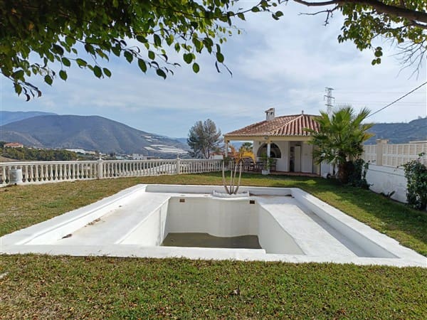 5 soverom Villa til salgs i Molvizar med svømmebasseng garasje - € 400 000 (Ref: 8816745)