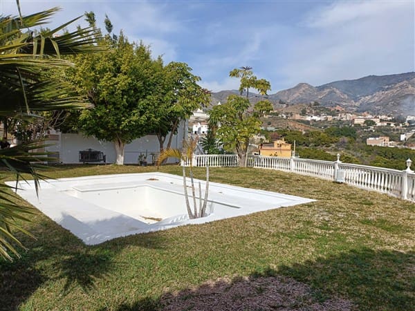 5 soverom Villa til salgs i Molvizar med svømmebasseng garasje - € 400 000 (Ref: 8816745)