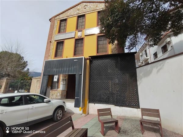 Erhverv til salg i Illora - € 299.000 (Ref: 8834996)