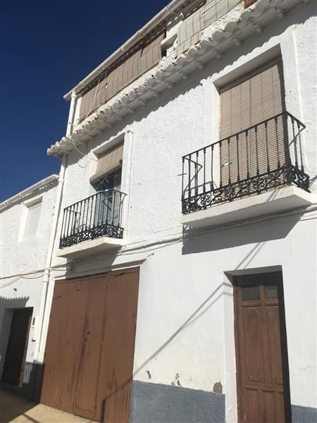 4 bedroom Townhouse for sale in Alfornon with garage - € 65,000 (Ref: 8855858)