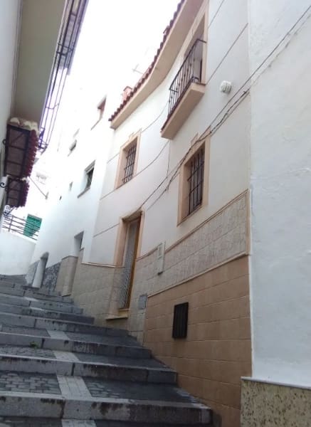 4 soveværelse Byhus til salg i Otivar - € 122.000 (Ref: 8875928)