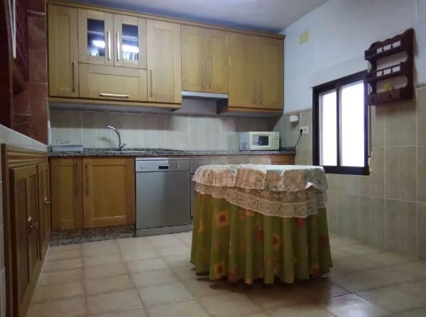 4 soveværelse Byhus til salg i Otivar - € 122.000 (Ref: 8875928)