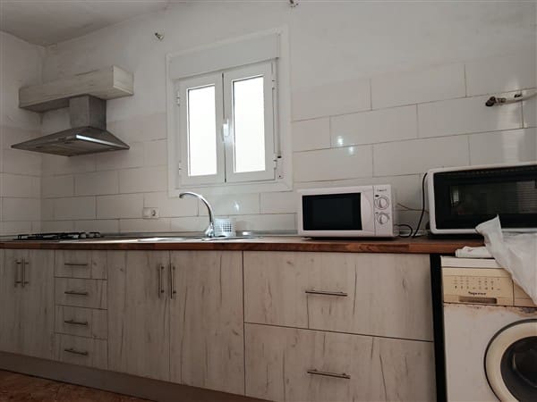 4 slaapkamer Huis te koop in Cortes de Baza met garage - € 160.000 (Ref: 8893507)