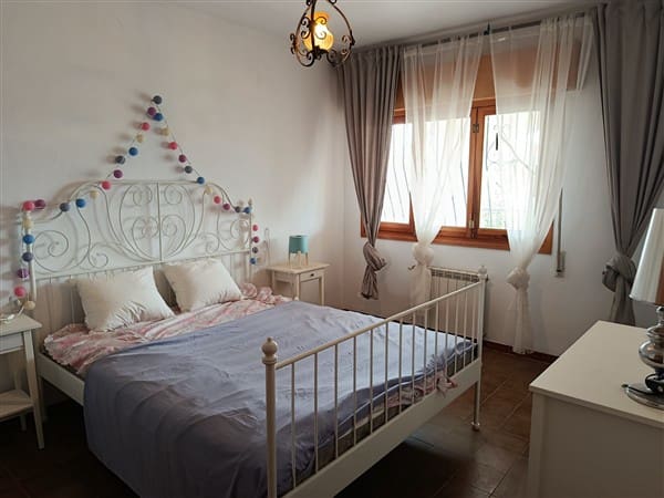 4 slaapkamer Huis te koop in Cortes de Baza met garage - € 160.000 (Ref: 8893507)