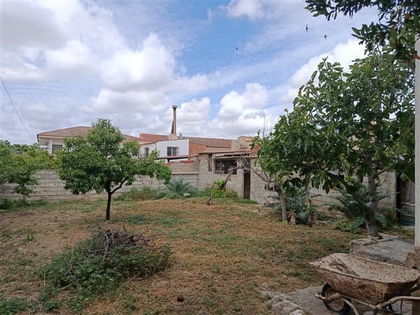 4 slaapkamer Huis te koop in Cortes de Baza met garage - € 160.000 (Ref: 8893507)