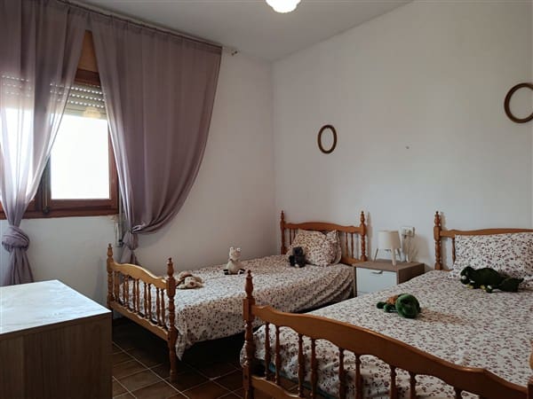 4 slaapkamer Huis te koop in Cortes de Baza met garage - € 160.000 (Ref: 8893507)