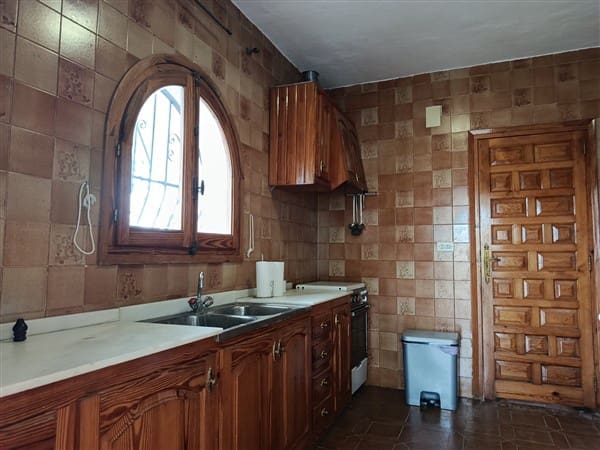 4 slaapkamer Huis te koop in Cortes de Baza met garage - € 160.000 (Ref: 8893507)