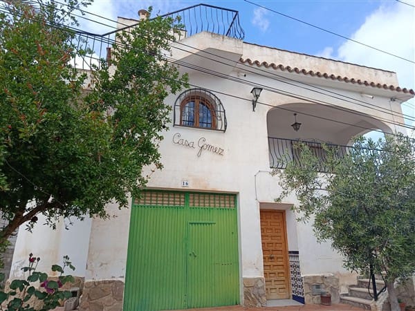 4 soveværelse Byhus til salg i Cortes de Baza med garage - € 160.000 (Ref: 8893507)