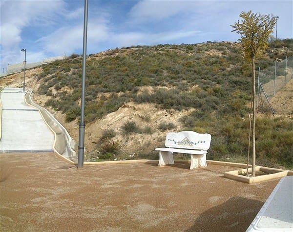 Grunde uden byggetilladelser til salg i La Zubia - € 74.900 (Ref: 8930726)