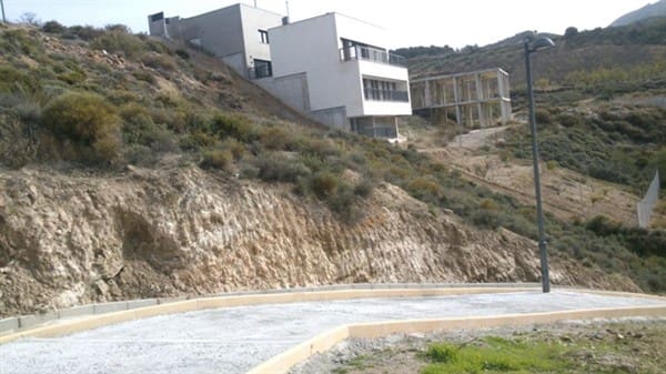 Grunde uden byggetilladelser til salg i La Zubia - € 74.900 (Ref: 8930726)