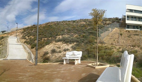 Grunde uden byggetilladelser til salg i La Zubia - € 74.900 (Ref: 8930726)