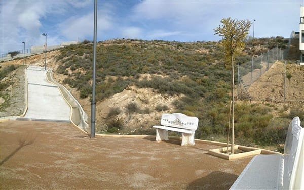 Grunde uden byggetilladelser til salg i La Zubia - € 74.900 (Ref: 8930726)