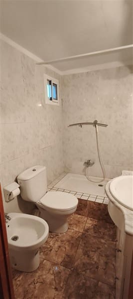 4 slaapkamer Huis te koop in La Peza - € 59.900 (Ref: 8989870)