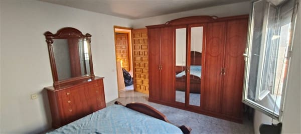 4 slaapkamer Huis te koop in La Peza - € 59.900 (Ref: 8989870)