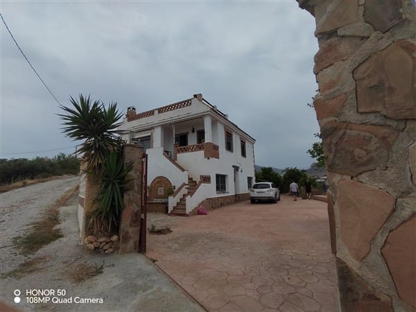 5 soveværelse Finca/Landehus til salg i Molvizar med swimmingpool garage - € 312.000 (Ref: 9049824)