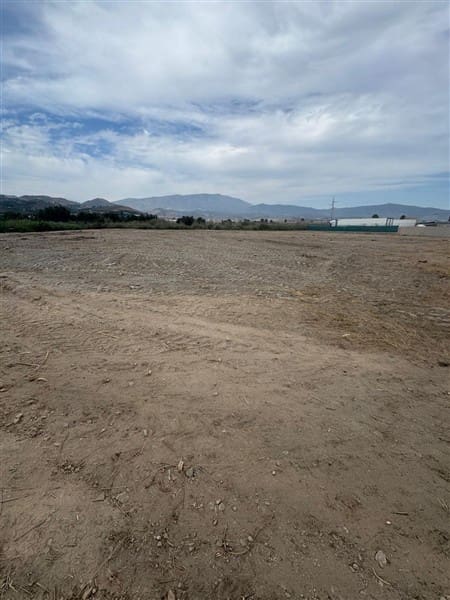 Grunde uden byggetilladelser til salg i Motril - € 530.000 (Ref: 9130187)