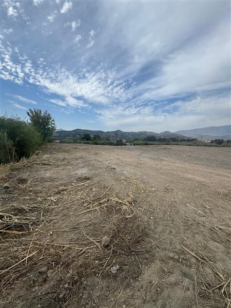 Grunde uden byggetilladelser til salg i Motril - € 530.000 (Ref: 9130187)