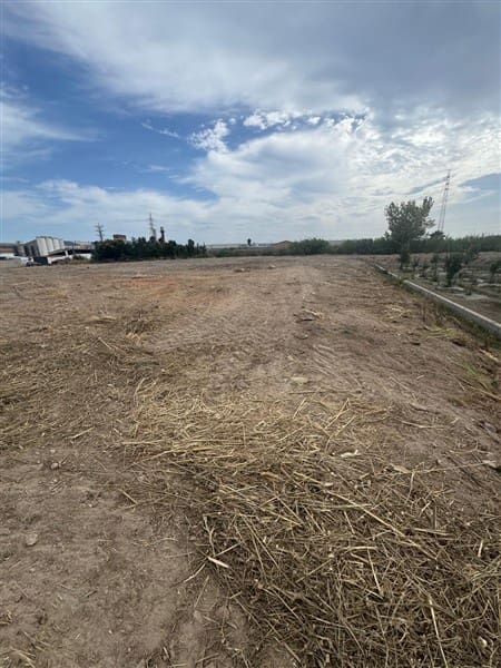 Grunde uden byggetilladelser til salg i Motril - € 530.000 (Ref: 9130187)