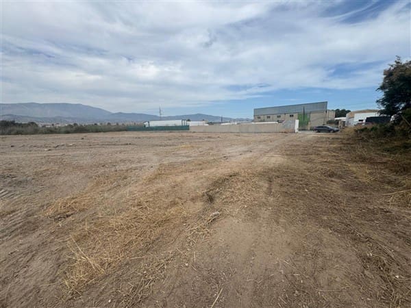 Grunde uden byggetilladelser til salg i Motril - € 530.000 (Ref: 9130187)