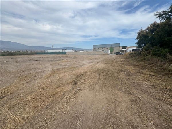 Grunde uden byggetilladelser til salg i Motril - € 530.000 (Ref: 9130187)