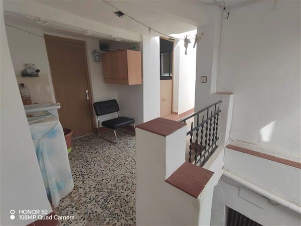 6 soveværelse Byhus til salg i Pinos del Valle med garage - € 119.000 (Ref: 9193081)