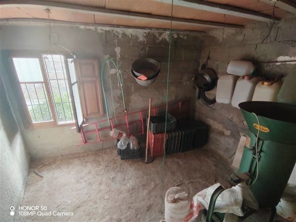 6 soveværelse Byhus til salg i Pinos del Valle med garage - € 119.000 (Ref: 9193081)