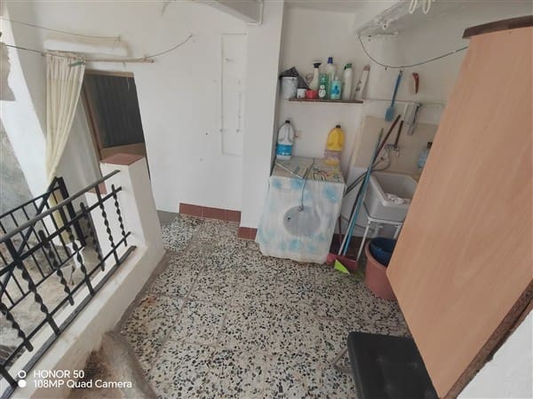 6 soveværelse Byhus til salg i Pinos del Valle med garage - € 119.000 (Ref: 9193081)