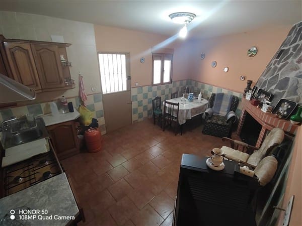 6 soveværelse Byhus til salg i Pinos del Valle med garage - € 119.000 (Ref: 9193081)