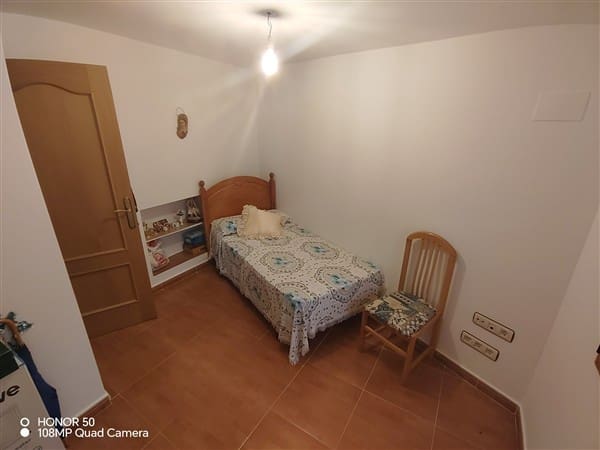 6 soveværelse Byhus til salg i Pinos del Valle med garage - € 119.000 (Ref: 9193081)