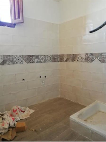 10 soveværelse Byhus til salg i Yegen med garage - € 54.500 (Ref: 9198670)