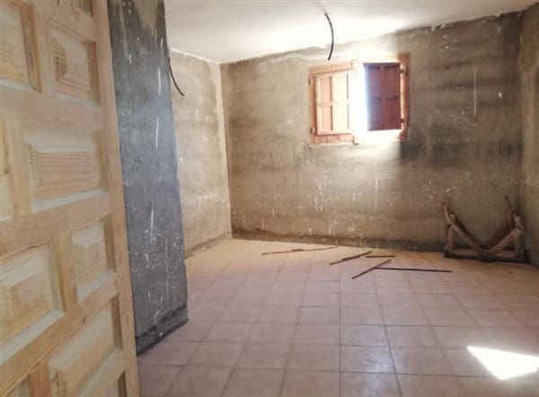 10 soveværelse Byhus til salg i Yegen, Alpujarra de la Sierra med garage - € 54.500 (Ref: 9198670)