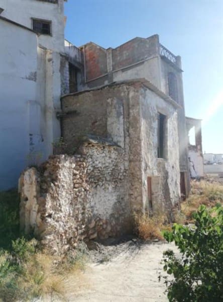 10 soveværelse Byhus til salg i Yegen med garage - € 54.500 (Ref: 9198670)