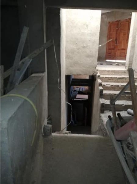 10 soveværelse Byhus til salg i Yegen med garage - € 54.500 (Ref: 9198670)