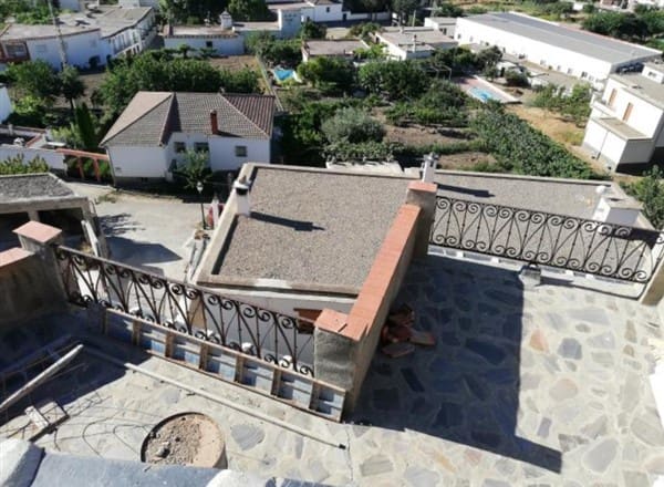 10 soveværelse Byhus til salg i Yegen, Alpujarra de la Sierra med garage - € 54.500 (Ref: 9198670)