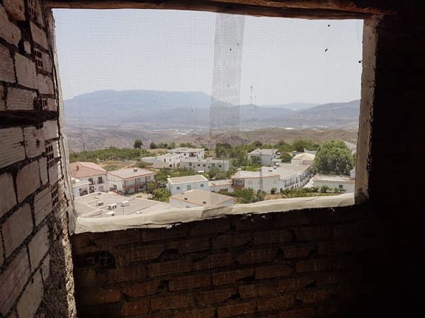 10 soveværelse Byhus til salg i Yegen med garage - € 54.500 (Ref: 9198670)