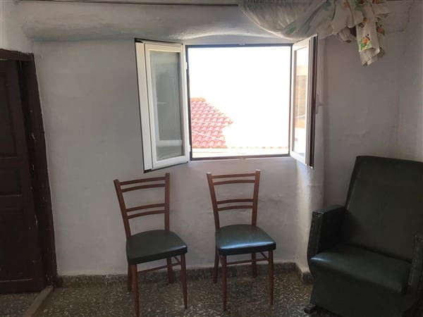 4 soveværelse Byhus til salg i Huéneja med garage - € 41.500 (Ref: 9209245)