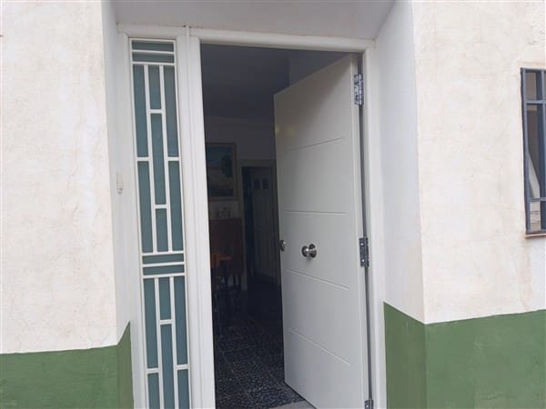 4 soveværelse Byhus til salg i Hueneja med garage - € 57.500 (Ref: 9211717)