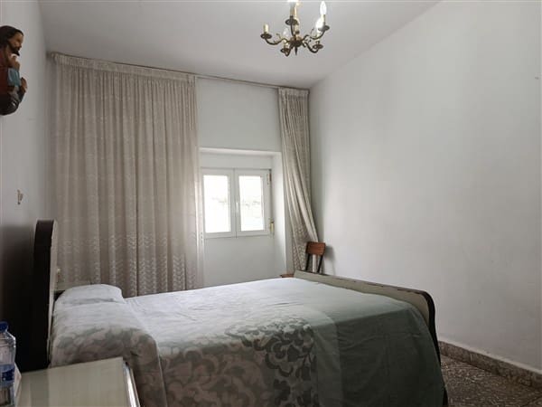 4 soveværelse Byhus til salg i Hueneja med garage - € 57.500 (Ref: 9211717)