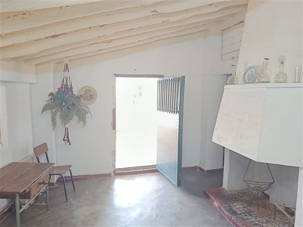 4 soveværelse Byhus til salg i Hueneja med garage - € 57.500 (Ref: 9211717)