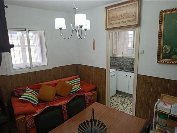 4 soveværelse Byhus til salg i Hueneja med garage - € 57.500 (Ref: 9211717)