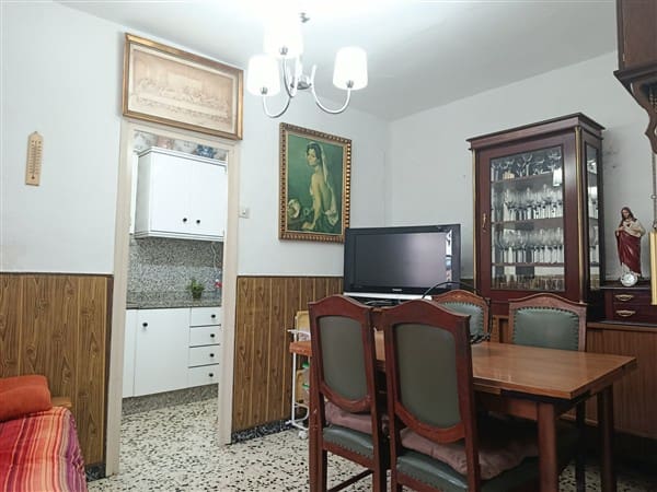 4 soveværelse Byhus til salg i Hueneja med garage - € 57.500 (Ref: 9211717)