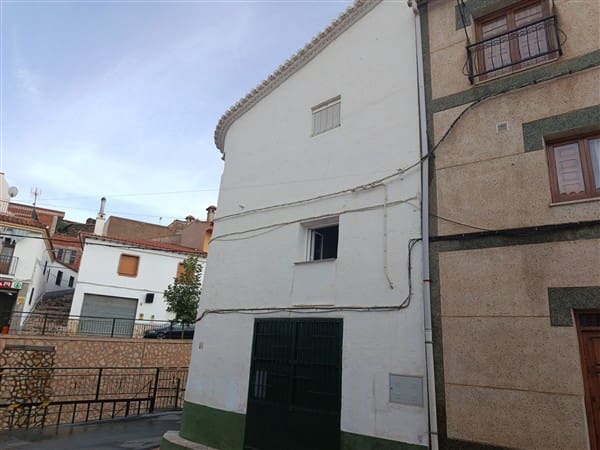 4 soveværelse Byhus til salg i Hueneja med garage - € 57.500 (Ref: 9211717)