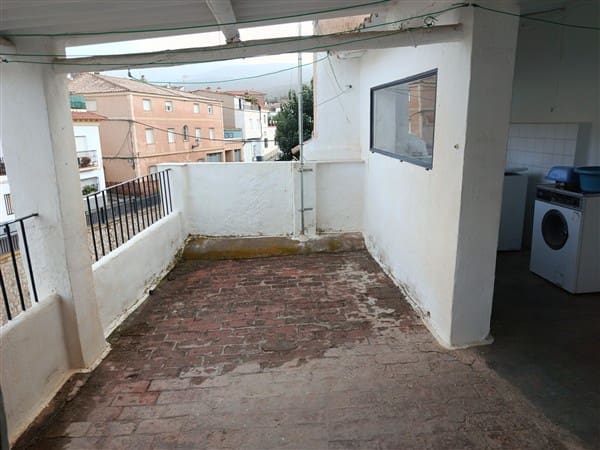 4 soveværelse Byhus til salg i Hueneja med garage - € 57.500 (Ref: 9211717)